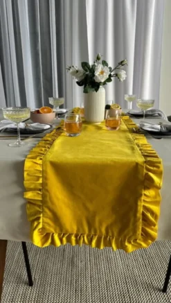 Bieżnik 40 x 180 Dekoracyjny z Falbankami Ligia 03