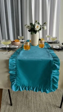 Bieżnik 40 x 180 Dekoracyjny z Falbankami Ligia 08