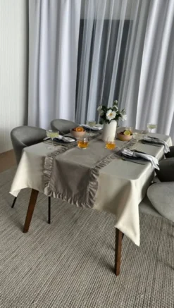 Bieżnik 40 x 180 Dekoracyjny z Falbankami Ligia 07