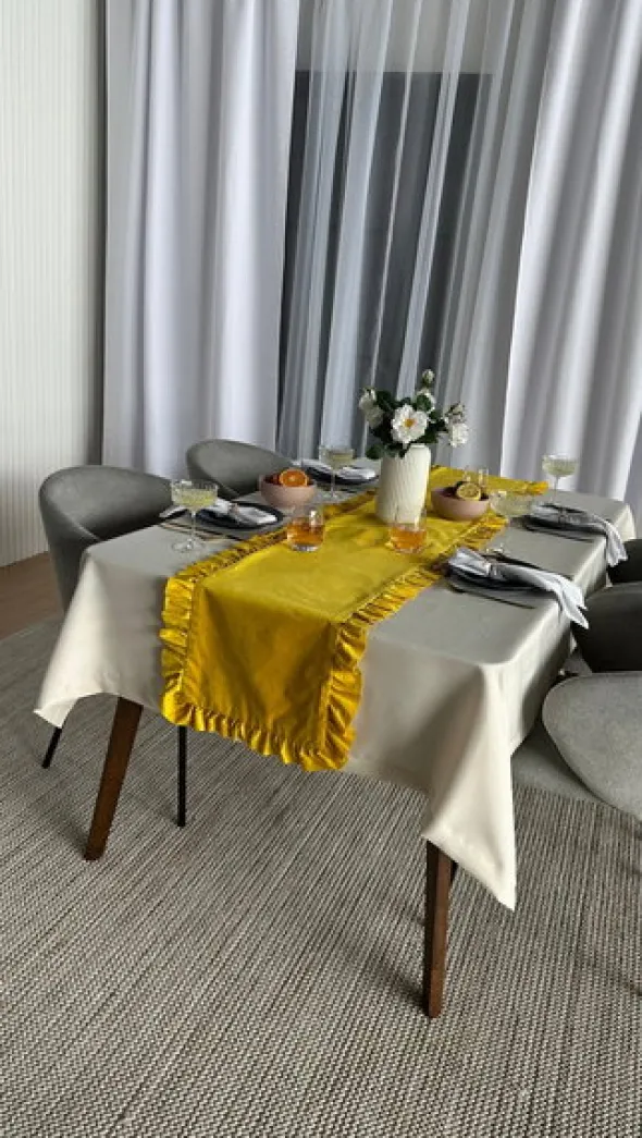 Bieżnik 40 x 160 Dekoracyjny z Falbankami Ligia 03
