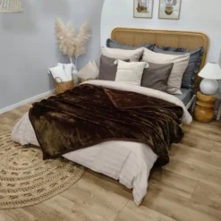 Koc 160 x 200 Akrylowy Jednolity Ciepły Yasemin 03