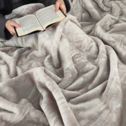 Koc 130 x 170 Akrylowy Jednolity Ciepły Yasemin 07