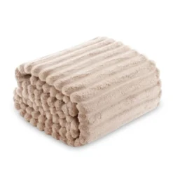 Koc 200 x 220Mikrofibra Tłoczona Pasy Nuvio 05
