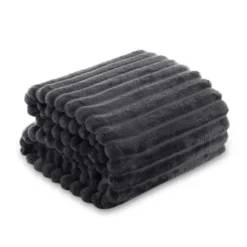 Koc 200 x 220Mikrofibra Tłoczona Pasy Nuvio 03