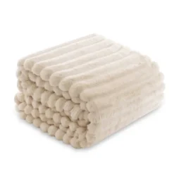 Koc 200 x 220Mikrofibra Tłoczona Pasy Nuvio 01