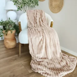 Koc 160 x 200Mikrofibra Tłoczona Pasy Nuvio 05