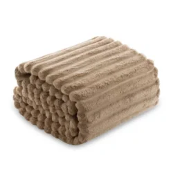 Koc 200 x 220Mikrofibra Tłoczona Pasy Nuvio 06