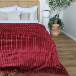 Koc 200 x 220Mikrofibra Tłoczona Pasy Nuvio 12