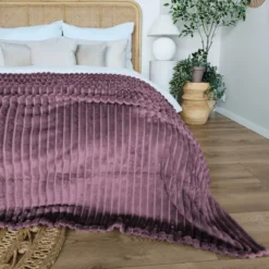 Koc 200 x 220Mikrofibra Tłoczona Pasy Nuvio 14