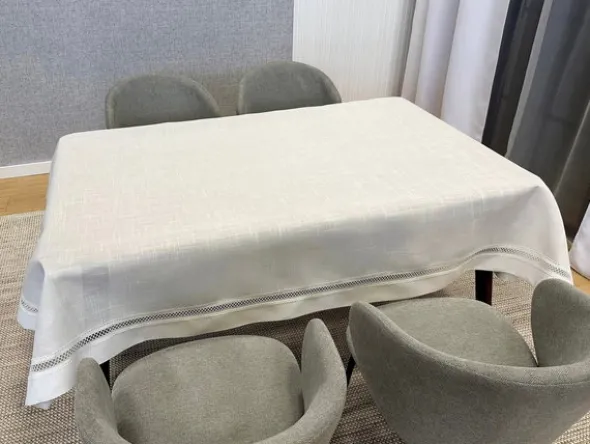 Obrus Plamoodporny 110 x 160 Z Koronką Nela 549