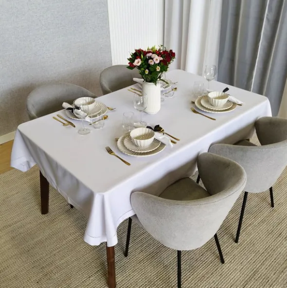 Obrus 110 x 160 Plamoodporny z Mereżką Hanah 001
