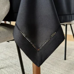 Obrus 120 x 120 Plamoodporny z Mereżką Hanah 002