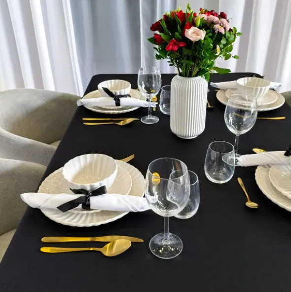 Obrus 120 x 120 Plamoodporny z Mereżką Hanah 002