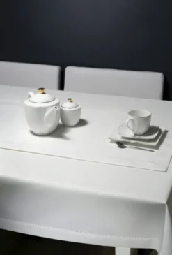 Obrus 120 x 180 Plamoodporny z Mereżką wz. 240_Bia