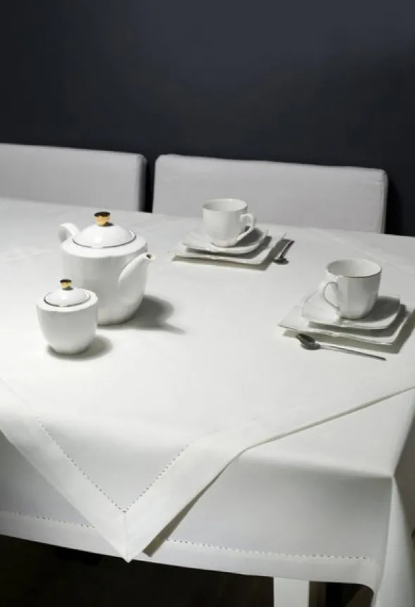 Obrus 140 x 320 Plamoodporny z Mereżką wz. 240_Bia