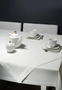 Obrus 140 x 400 Plamoodporny z Mereżką wz. 240_Bia