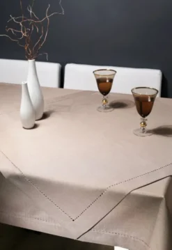 Obrus 140 x 350 Plamoodporny z Mereżką wz. 240_Beż